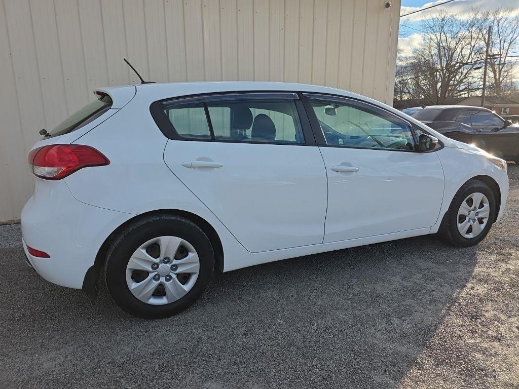 2017 Kia Forte5 LX - Photo 7
