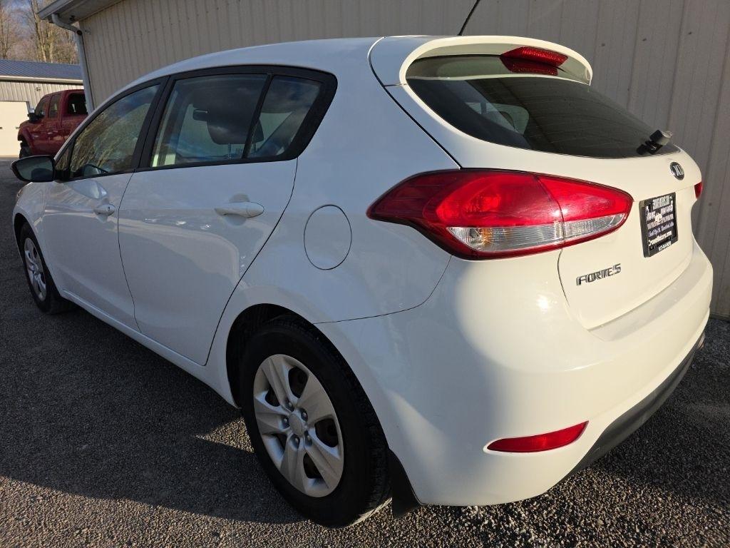 2017 Kia Forte5 LX - Photo 10