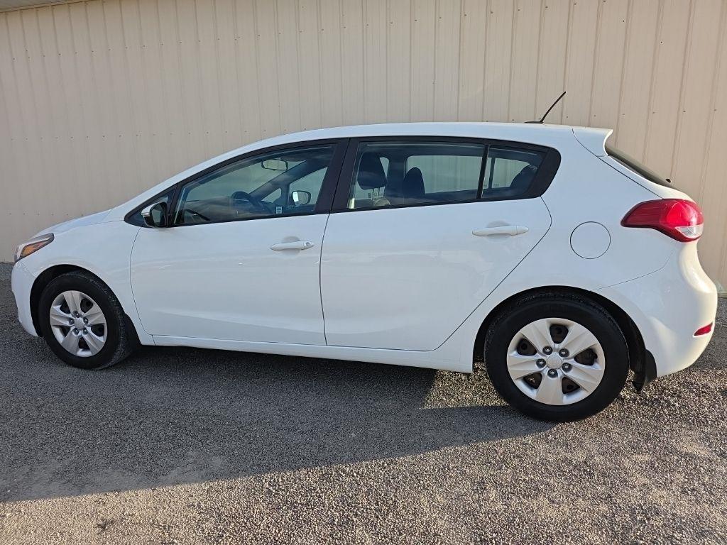 2017 Kia Forte5 LX - Photo 11