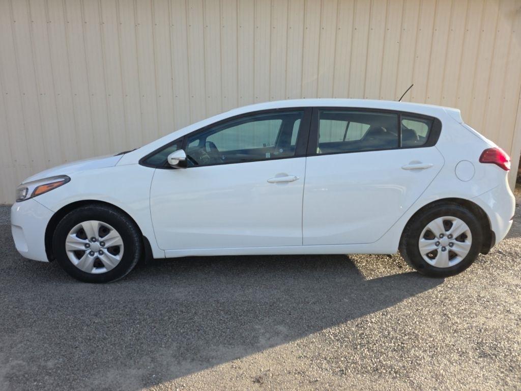 2017 Kia Forte5 LX - Photo 12