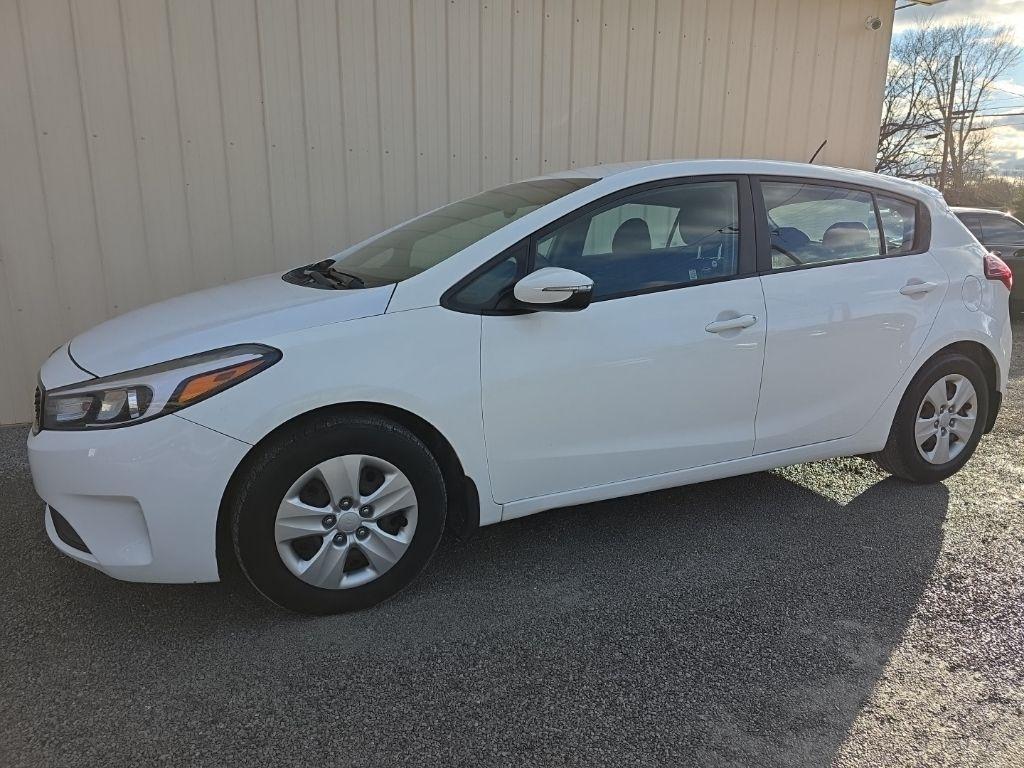 2017 Kia Forte5 LX - Photo 13