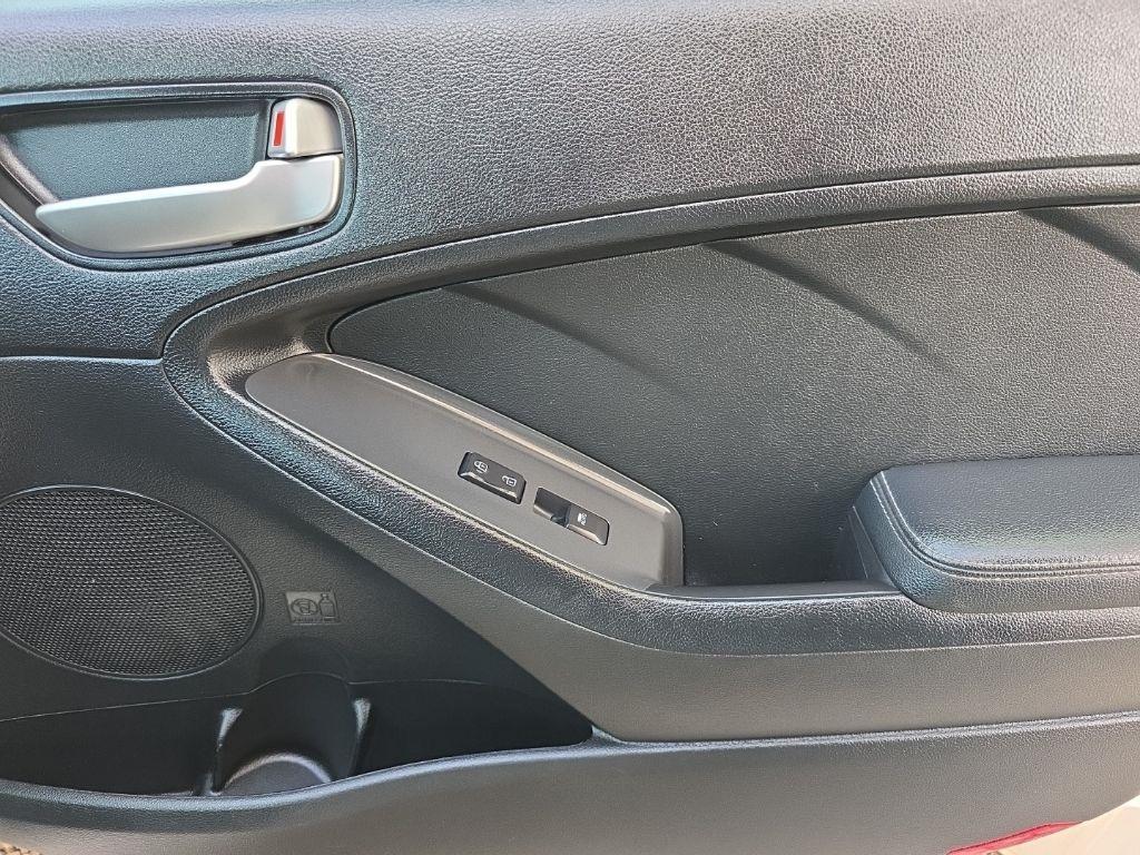 2017 Kia Forte5 LX - Photo 20