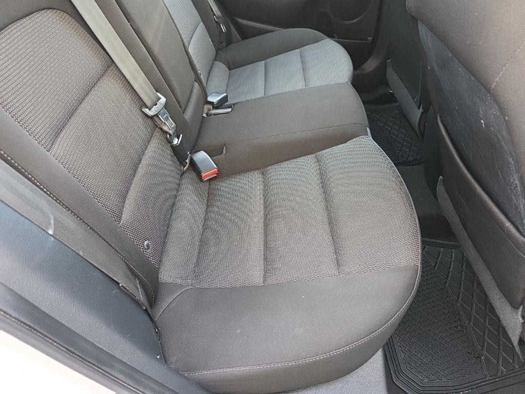2017 Kia Forte5 LX - Photo 24