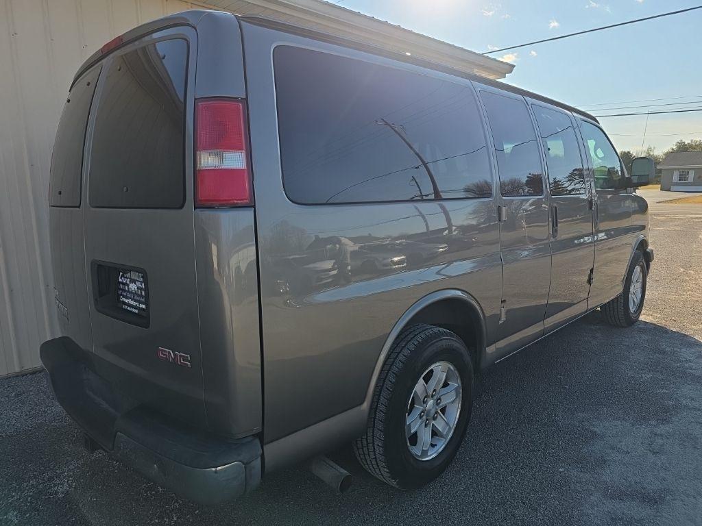 GMC Savana Passenger RWD 1500 135" 2009