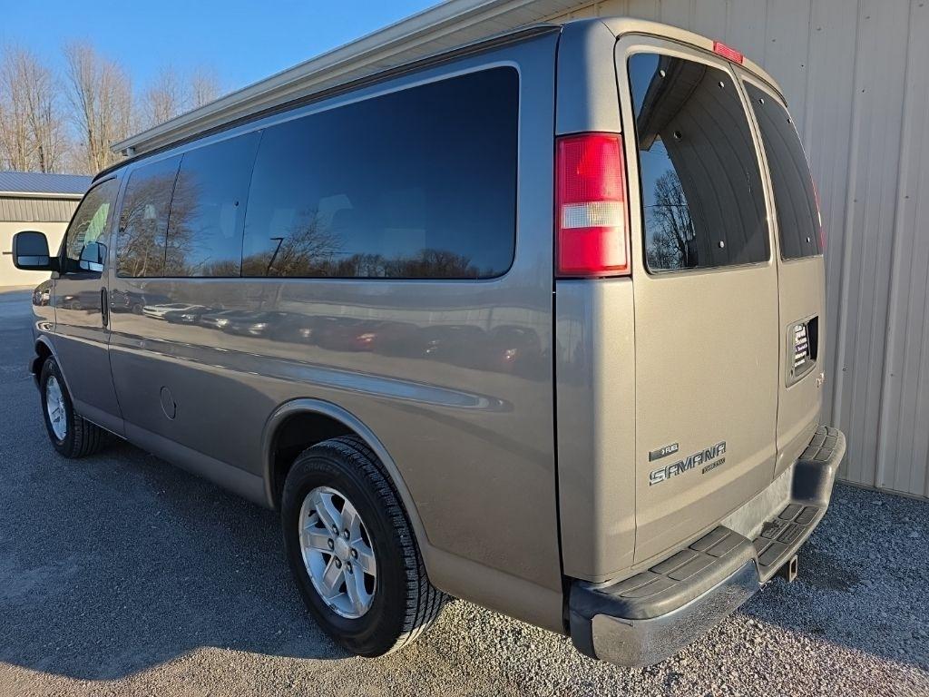 GMC Savana Passenger RWD 1500 135" 2009