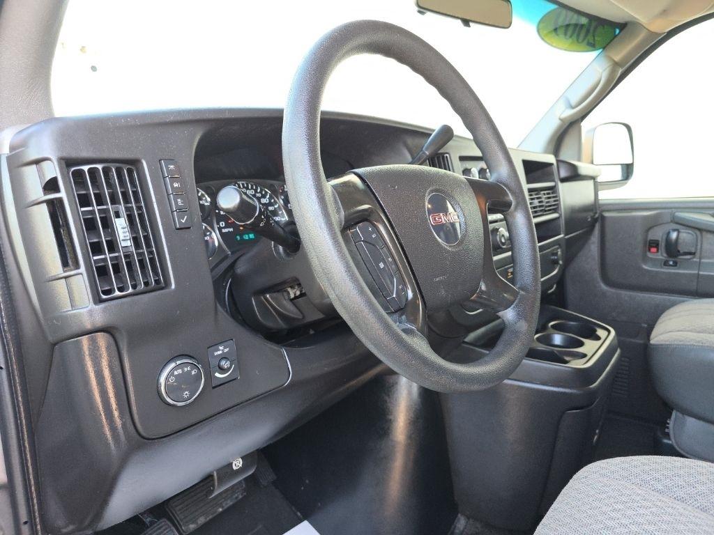 GMC Savana Passenger RWD 1500 135" 2009