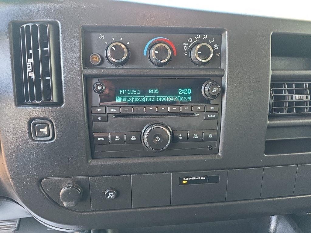 GMC Savana Passenger RWD 1500 135" 2009