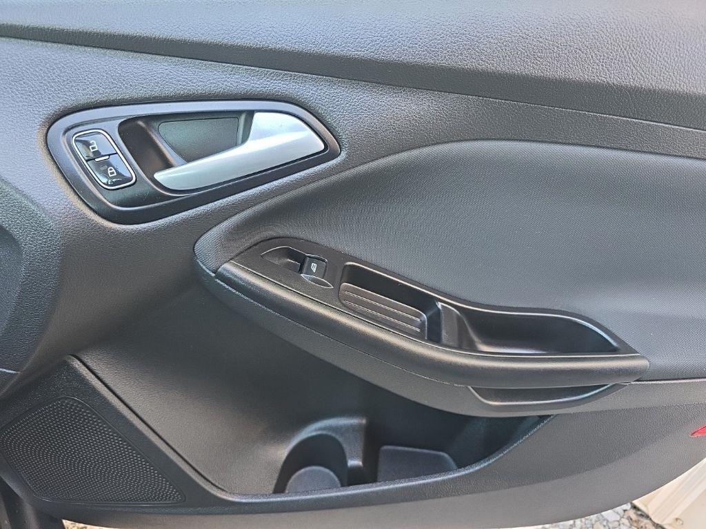 Ford Focus SE Sedan 2017