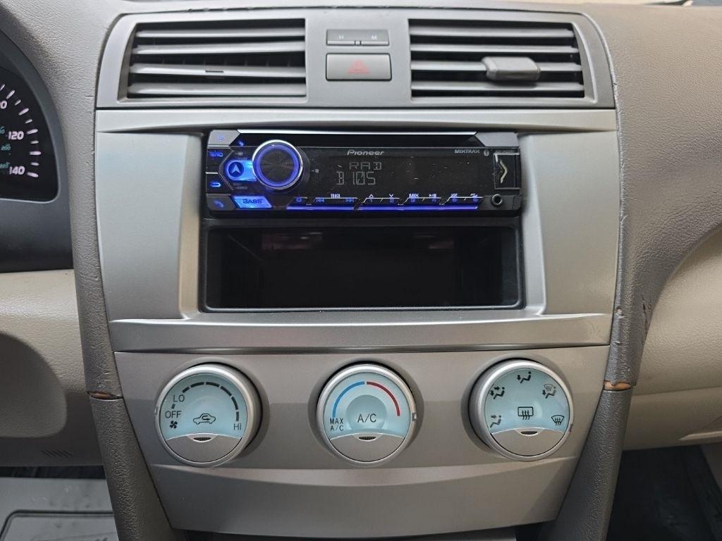 Toyota Camry 4dr Sdn I4 Man (Natl) 2009