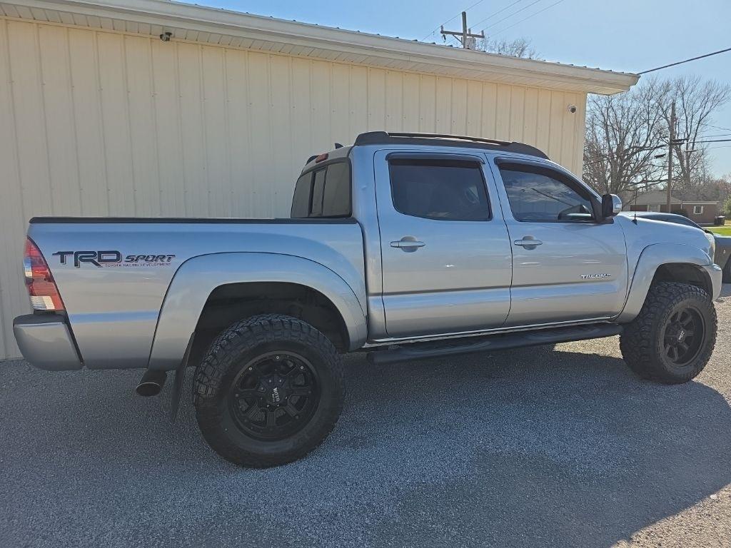 Toyota Tacoma 4WD Double Cab V6 AT (Natl) 2015