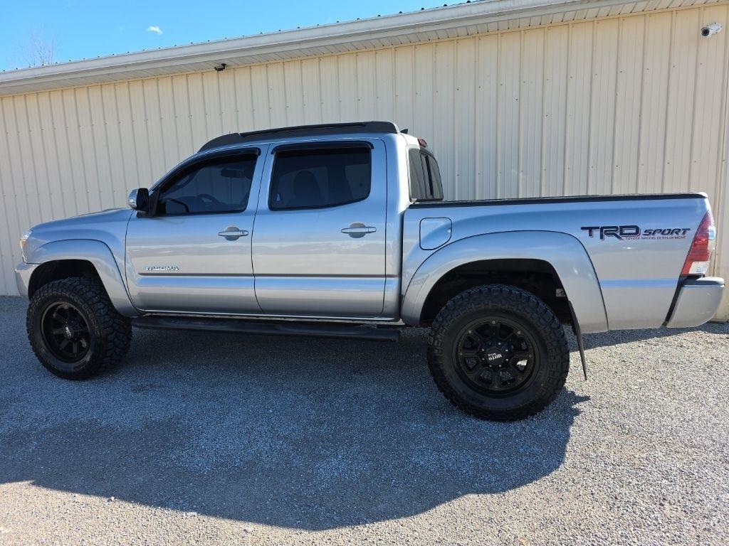 Toyota Tacoma 4WD Double Cab V6 AT (Natl) 2015