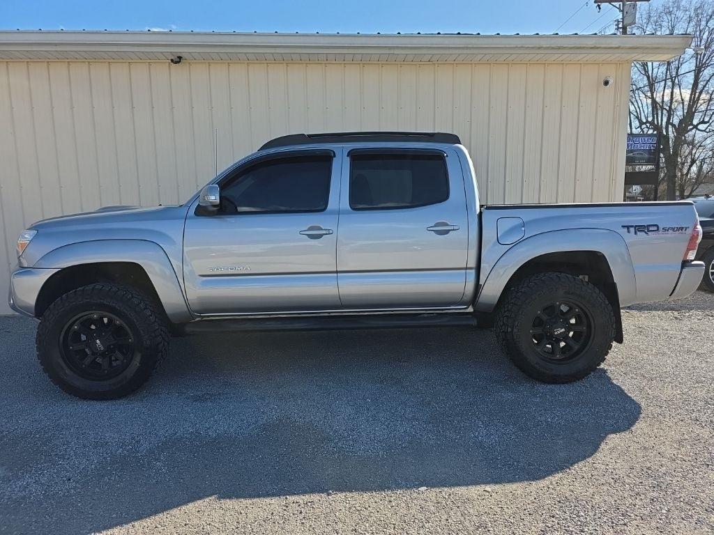 Toyota Tacoma 4WD Double Cab V6 AT (Natl) 2015