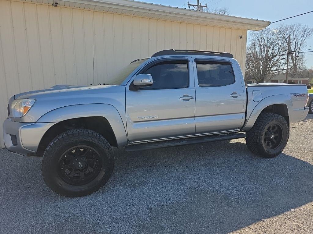 Toyota Tacoma 4WD Double Cab V6 AT (Natl) 2015
