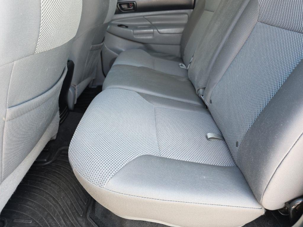 Toyota Tacoma 4WD Double Cab V6 AT (Natl) 2015