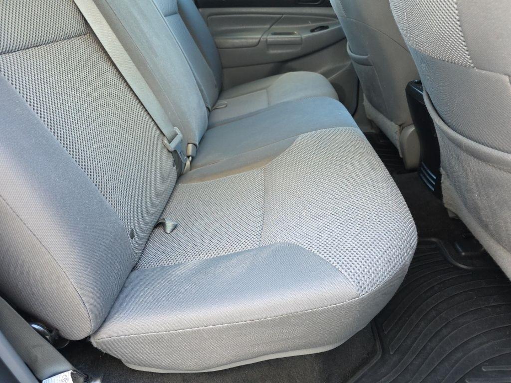 Toyota Tacoma 4WD Double Cab V6 AT (Natl) 2015