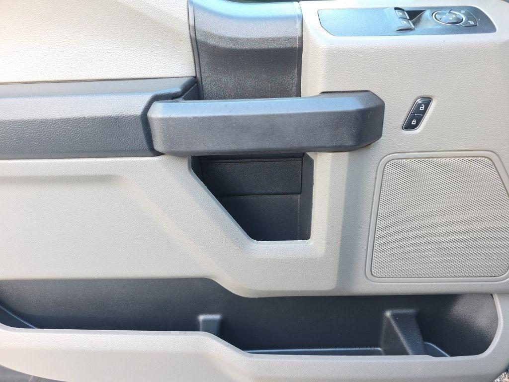 Ford F-150 XLT 4WD Reg Cab 8' Box 2018