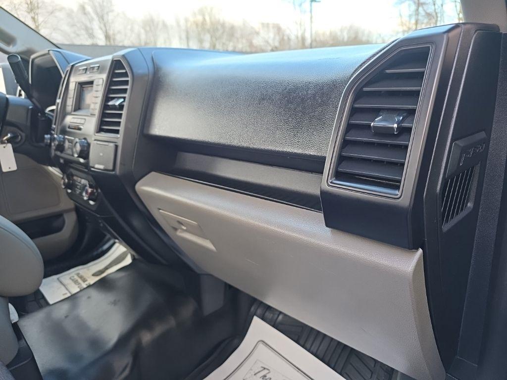 Ford F-150 XLT 4WD Reg Cab 8' Box 2018