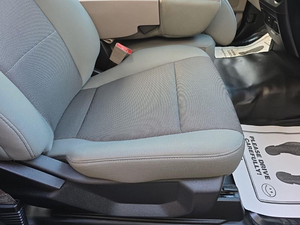 Ford F-150 XLT 4WD Reg Cab 8' Box 2018