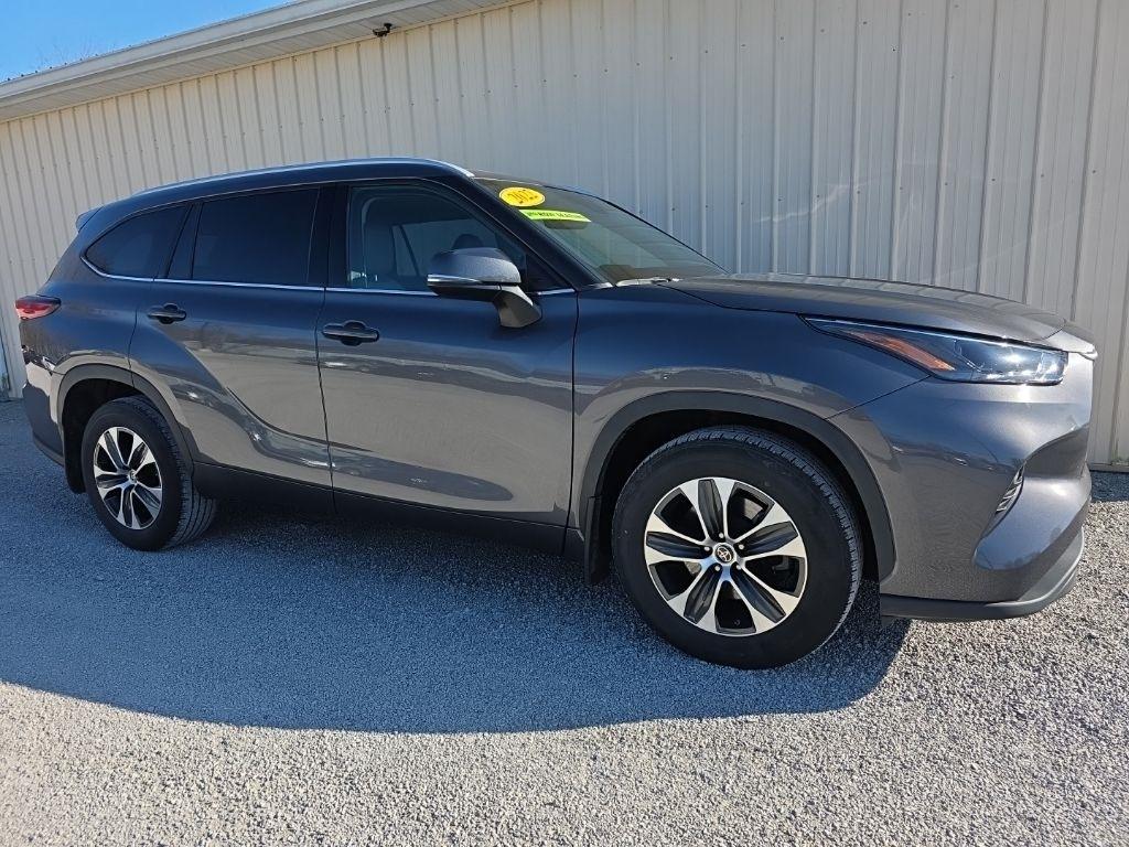 Toyota Highlander XLE AWD (Natl) 2022