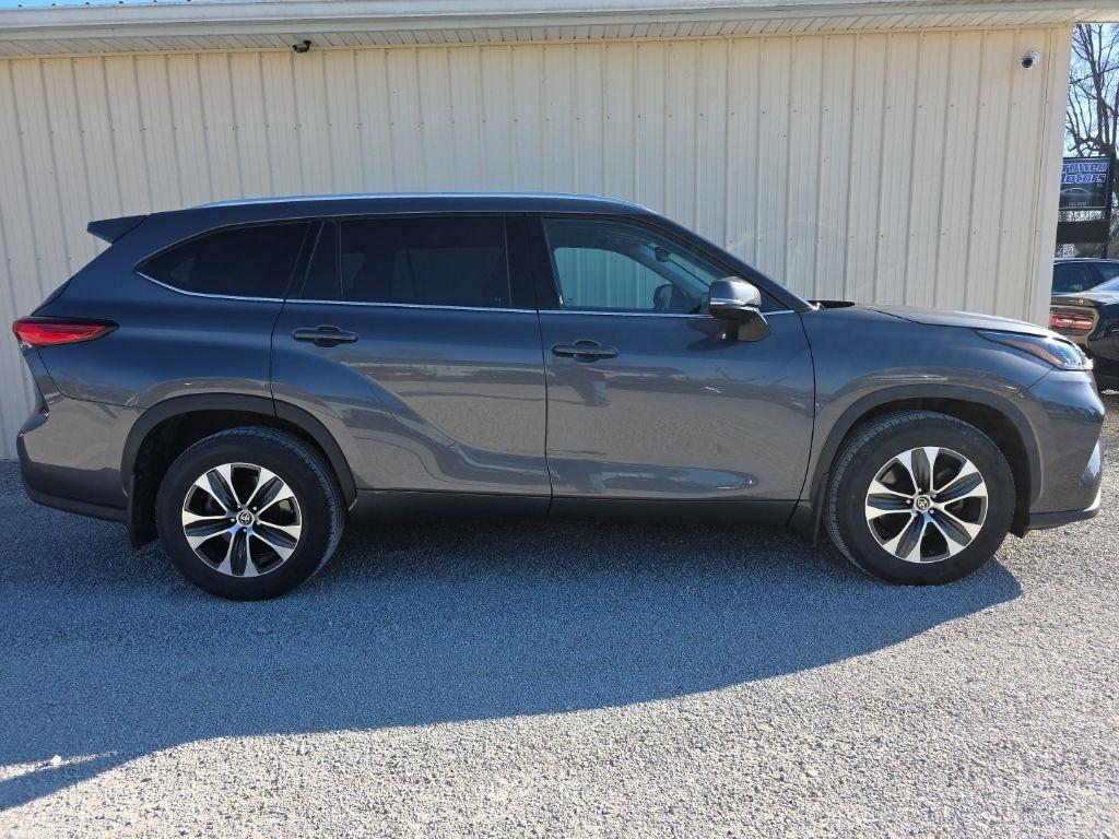 Toyota Highlander XLE AWD (Natl) 2022