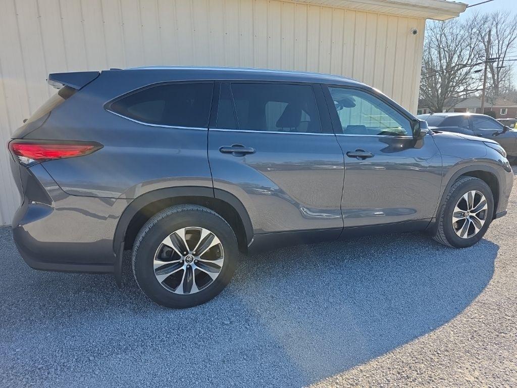 Toyota Highlander XLE AWD (Natl) 2022