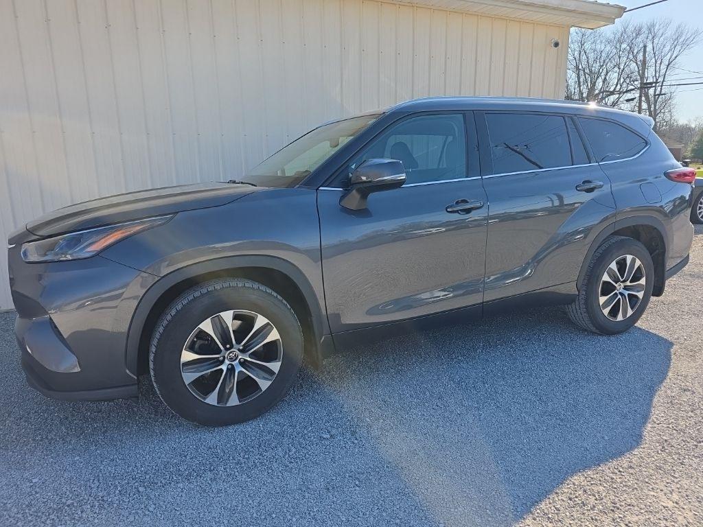 Toyota Highlander XLE AWD (Natl) 2022