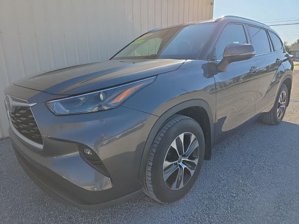 Toyota Highlander XLE AWD (Natl) 2022