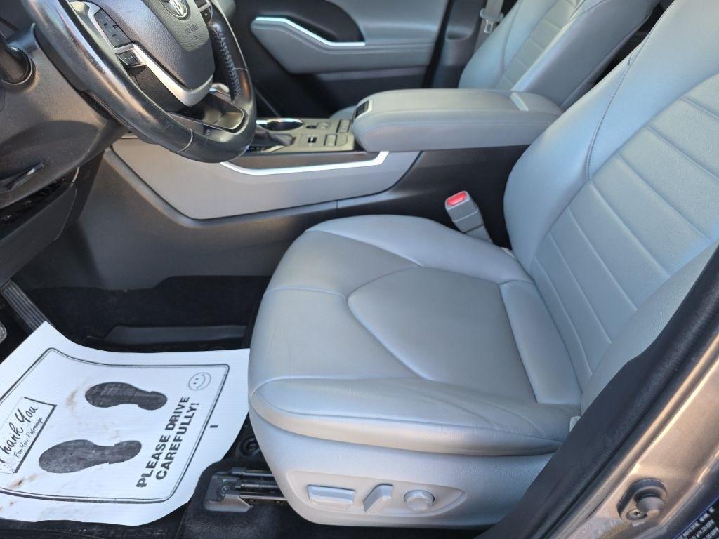 Toyota Highlander XLE AWD (Natl) 2022