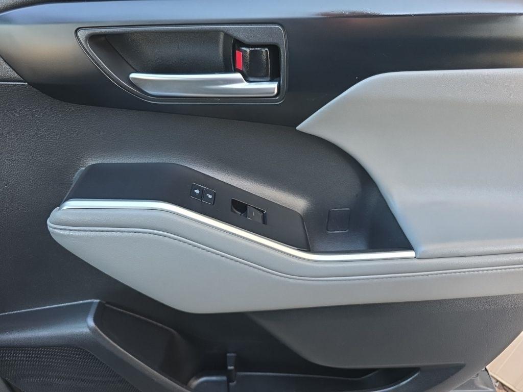 Toyota Highlander XLE AWD (Natl) 2022