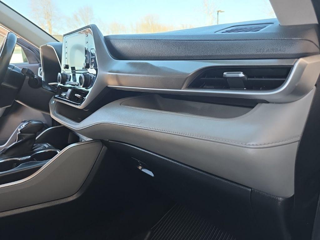 Toyota Highlander XLE AWD (Natl) 2022