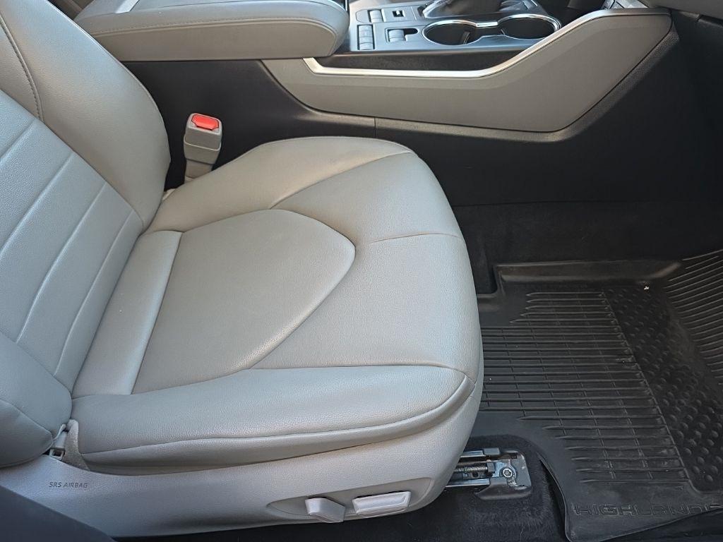 Toyota Highlander XLE AWD (Natl) 2022