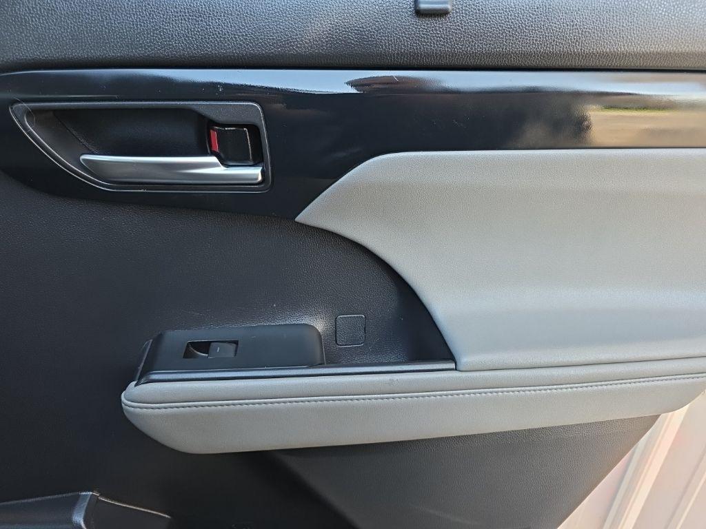 Toyota Highlander XLE AWD (Natl) 2022