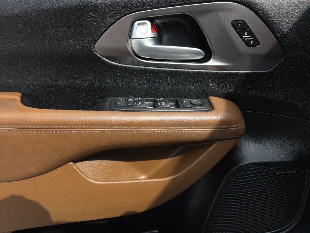 Chrysler Pacifica Limited FWD 2017