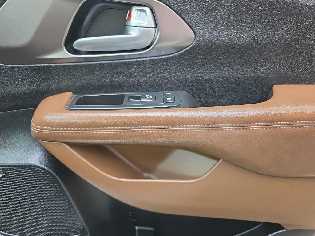 Chrysler Pacifica Limited FWD 2017