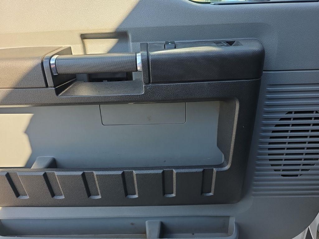 Ford Super Duty F-450 DRW XL 4WD Reg Cab 145" WB 60" CA 2016