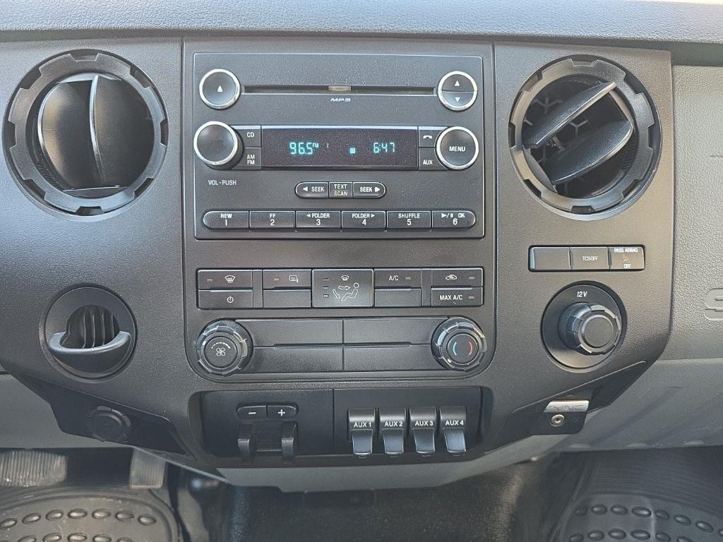 Ford Super Duty F-450 DRW XL 4WD Reg Cab 145" WB 60" CA 2016