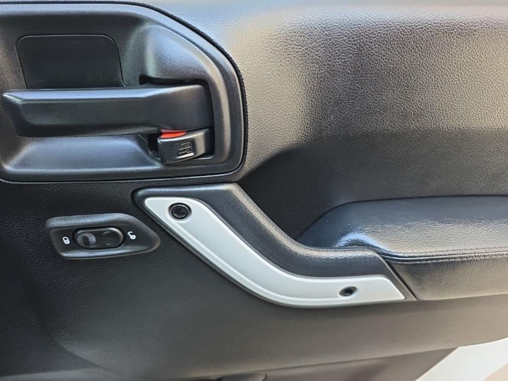 Jeep Wrangler Unlimited 4WD 4dr Wrangler X *Ltd Avail* 2015