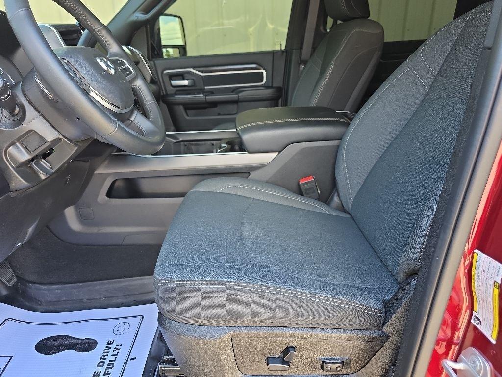 RAM 2500 Big Horn 4x4 Crew Cab 6'4" Box 2024