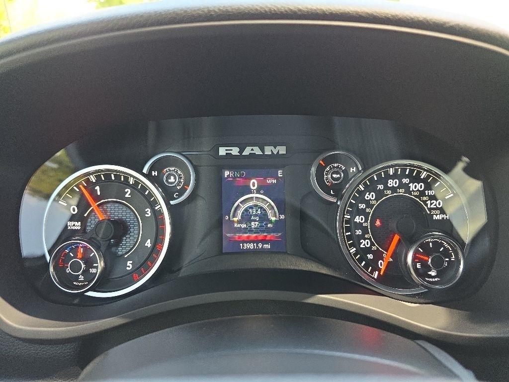 RAM 2500 Big Horn 4x4 Crew Cab 6'4" Box 2024