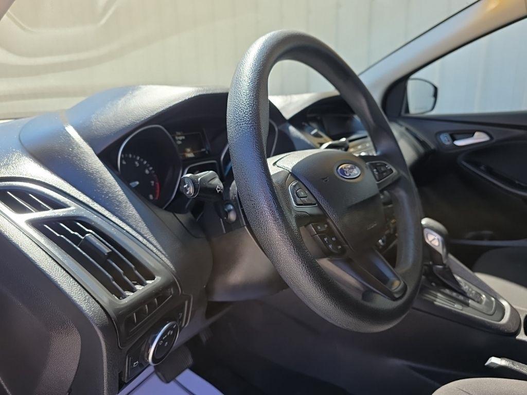 Ford Focus SE Sedan 2017