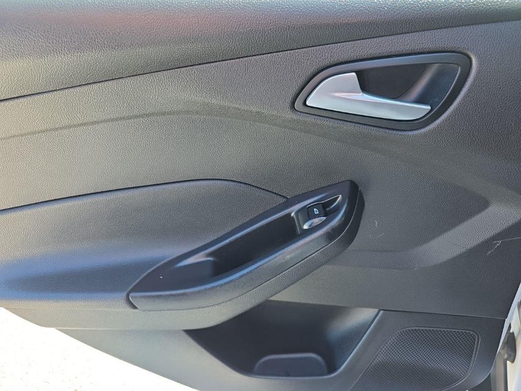 Ford Focus SE Sedan 2017