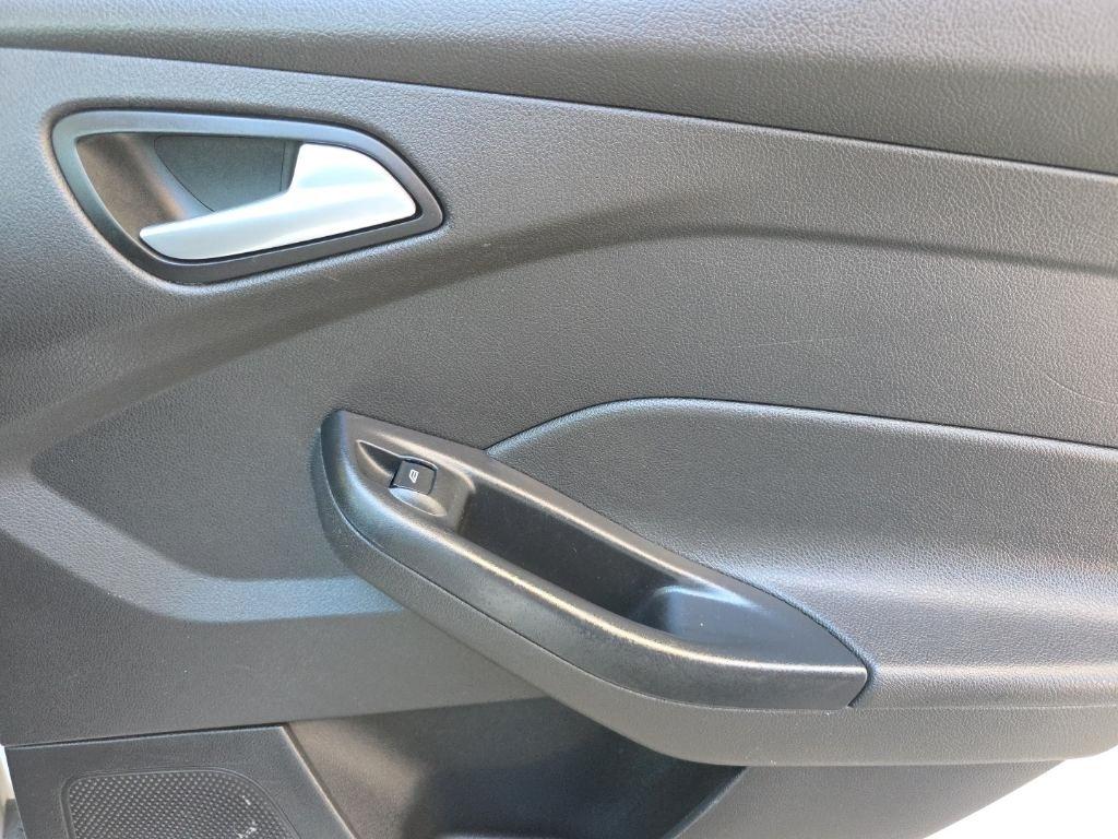 Ford Focus SE Sedan 2017
