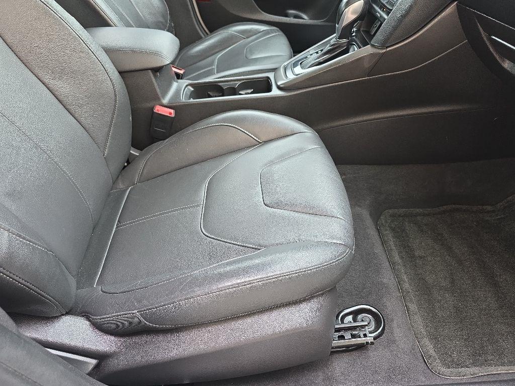 Ford Focus 4dr Sdn SE 2015
