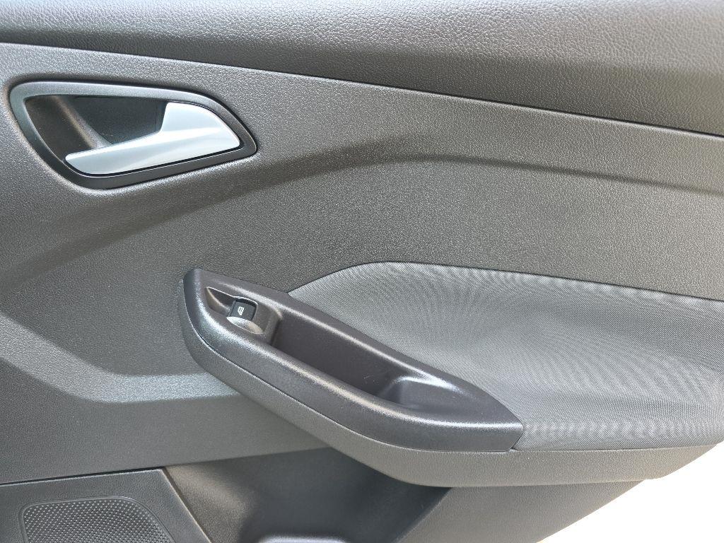Ford Focus 4dr Sdn SE 2015