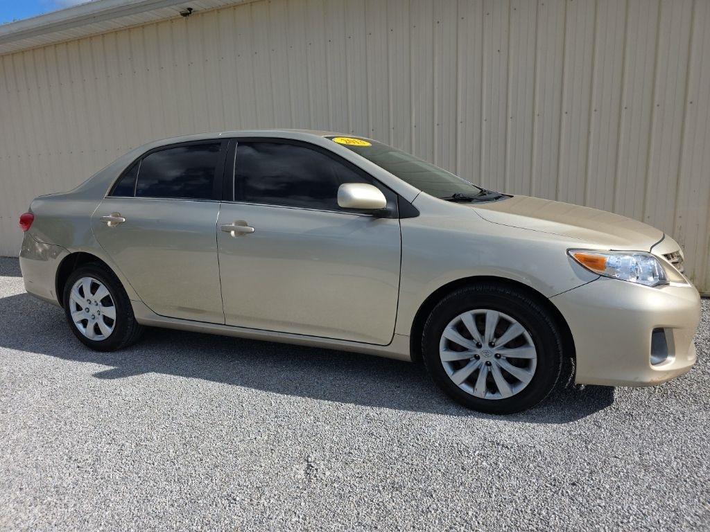 Toyota Corolla 4dr Sdn Auto LE Special Edition (Natl) 2013