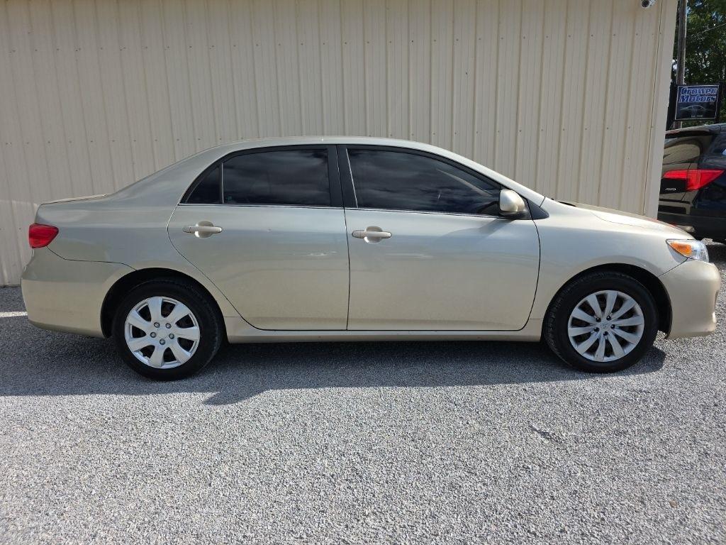 Toyota Corolla 4dr Sdn Auto LE Special Edition (Natl) 2013