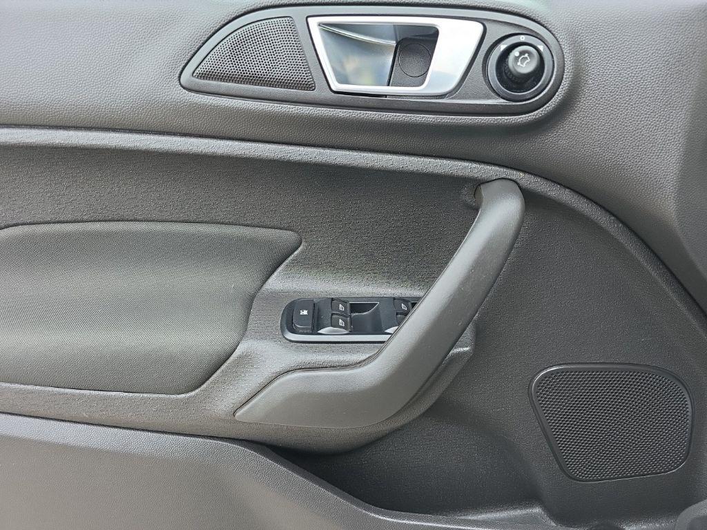 Ford Fiesta 4dr Sdn SE 2015