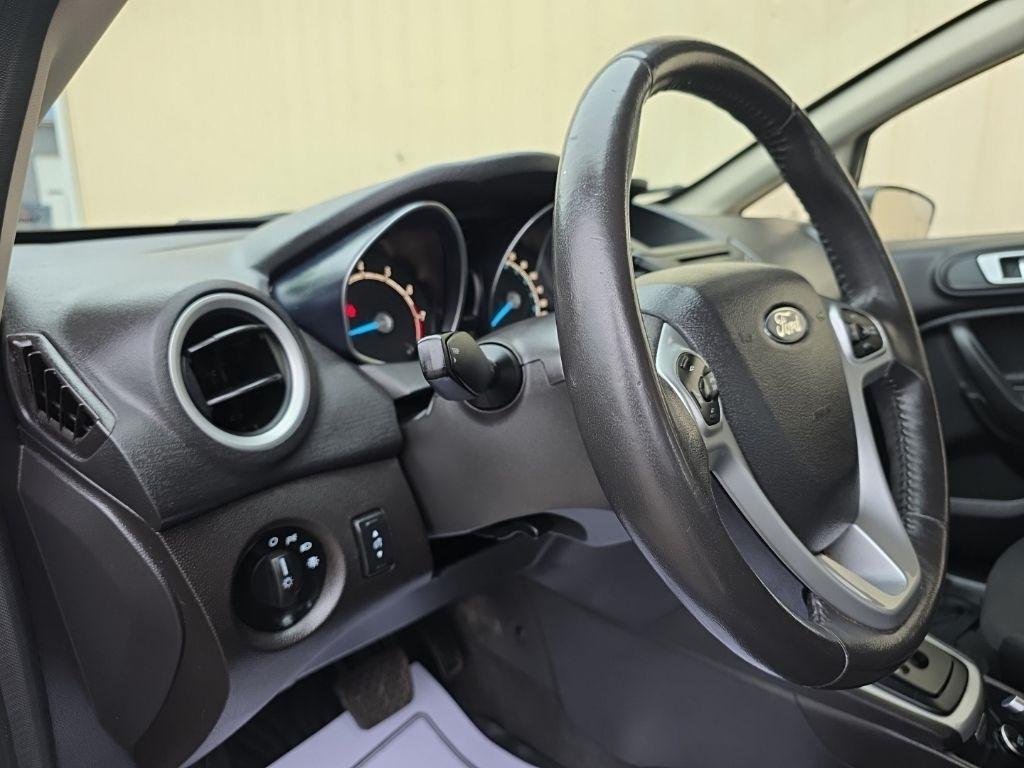 Ford Fiesta 4dr Sdn SE 2015