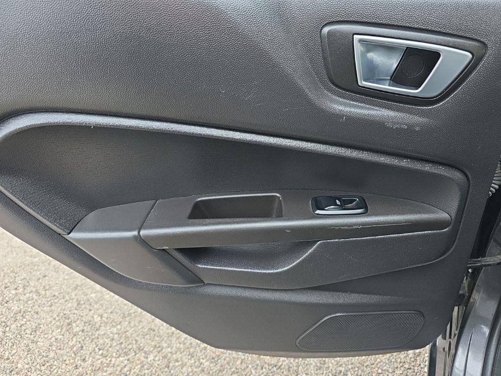 Ford Fiesta 4dr Sdn SE 2015
