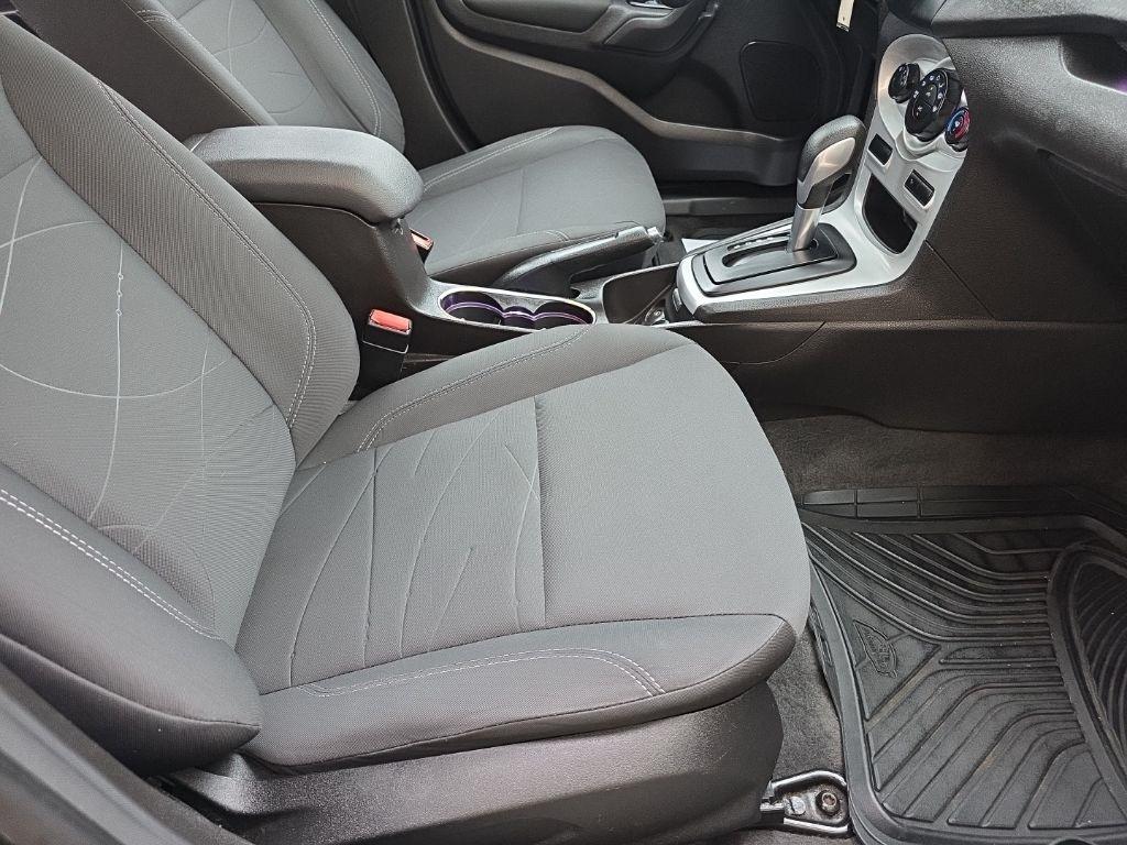 Ford Fiesta 4dr Sdn SE 2015